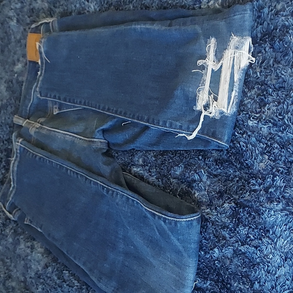 Distressed Jean - Picture 2 of 4